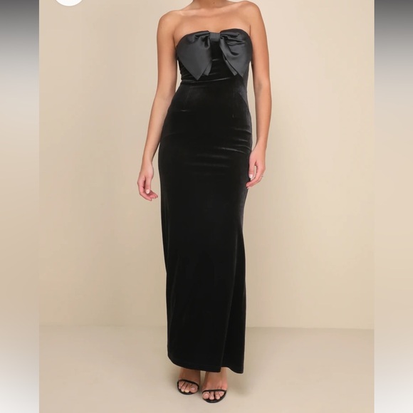 Velvet bow gown - Picture 1 of 1